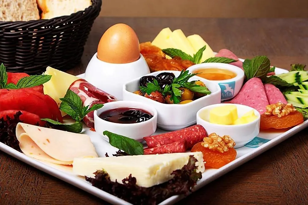 Rose Hotel Baku 3*,